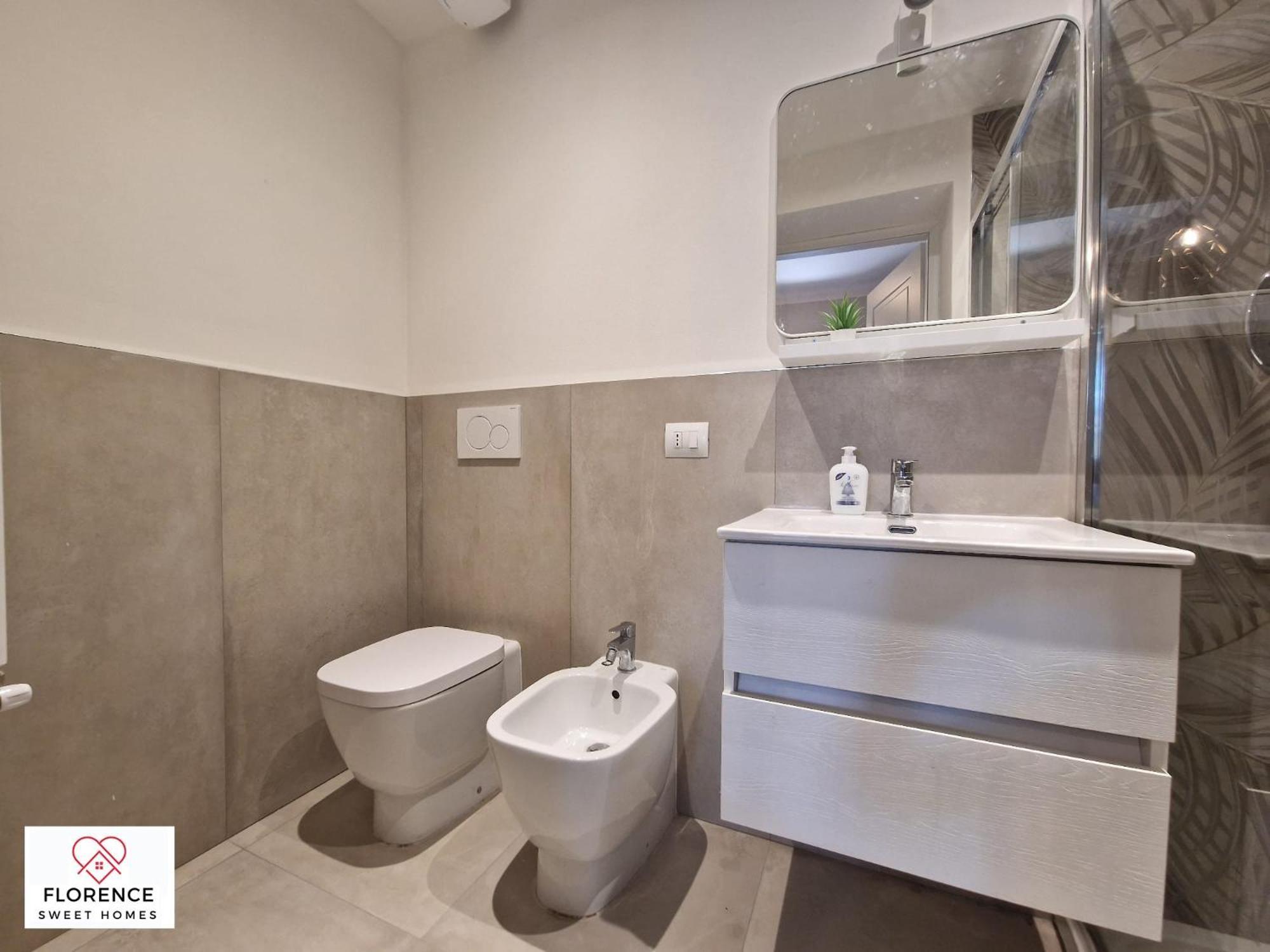 Lella Apartment With Free Parking By Florence Sweet Homes المظهر الخارجي الصورة